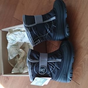 Kamik snowbug 3 size 7 toddler boy winter boot